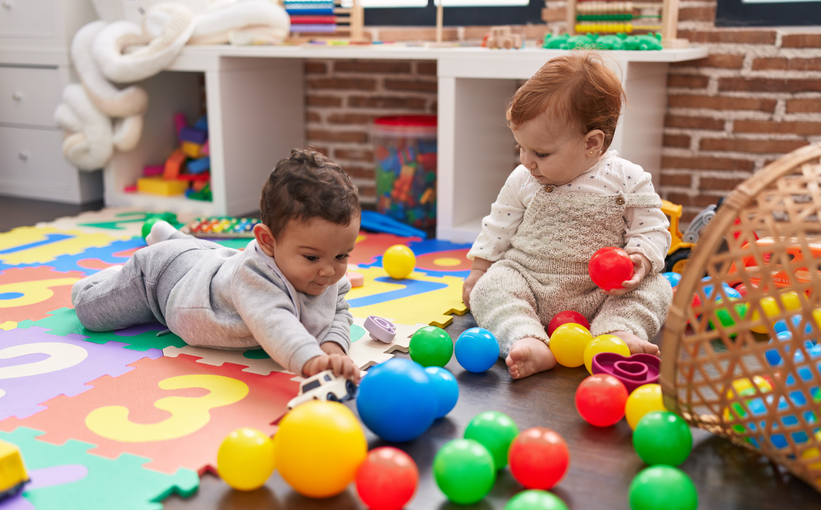 Deux-enfants_AS_243252868